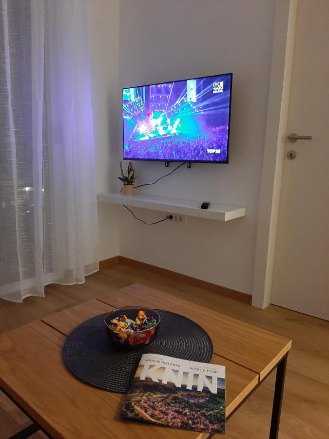 Apartman Stela Knin Buitenkant foto